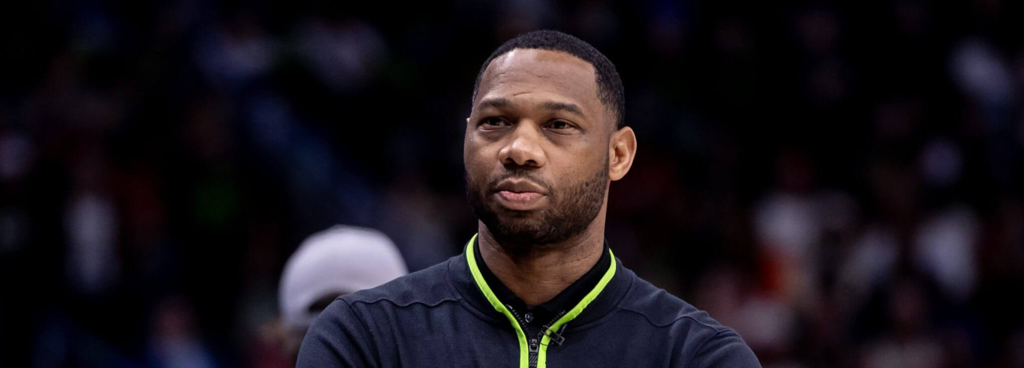 อย่างเป็นทางการ: วิลลี่ กรีน หัวหน้าโค้ชของทีมเพลิแกนส์ ถูกไล่ออกอย่างเป็นทางการแล้ว และเจมส์ บอร์เรโก จะเข้ามาทำหน้าที่โค้ชชั่วคราว