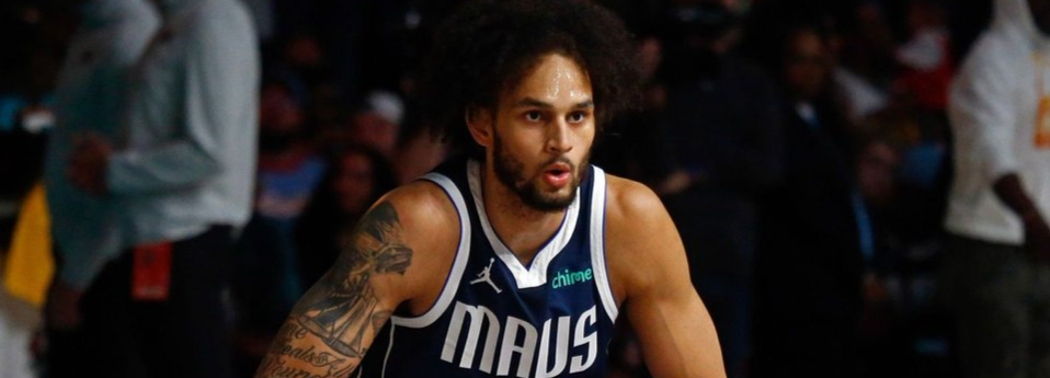 Dallas Mavericks center Pat Riven is experiencing swelling and discomfort in his right foot, potentially sidelining him for an extended period.