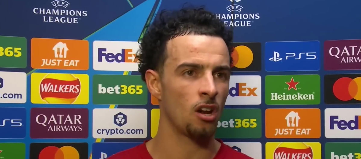 Curtis Jones chỉ trích các đồng đội sau trận thua nhục nhã của Liverpool trước PSV Eindhoven.