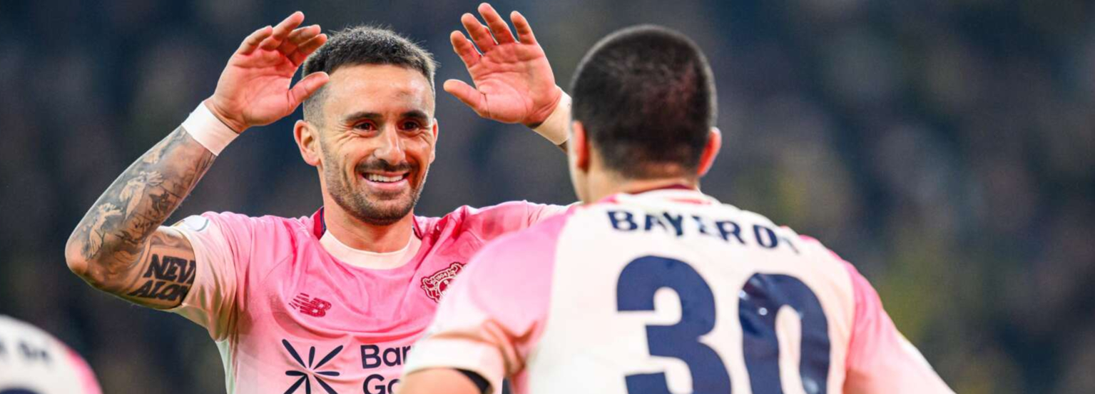 Cúp quốc gia Đức – Mazar ghi bàn thắng quyết định, Bayer Leverkusen đánh bại Borussia Dortmund với tỷ số 1-0 để tiến vào tứ kết.