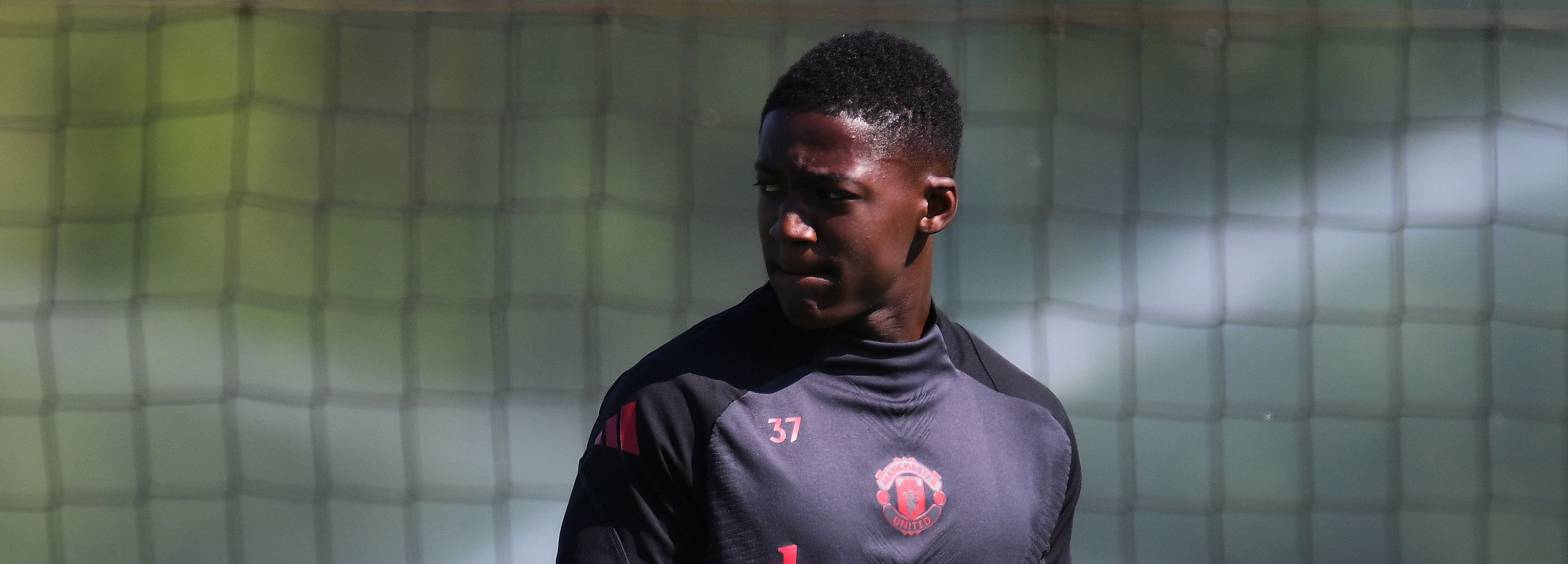 หมายเหตุ: นาโปลีได้กลับมาติดต่อกับเมนูอีกครั้ง โดยมองว่าเขาเป็นเป้าหมายหลักในการย้ายทีมในช่วงตลาดซื้อขายฤดูหนาว