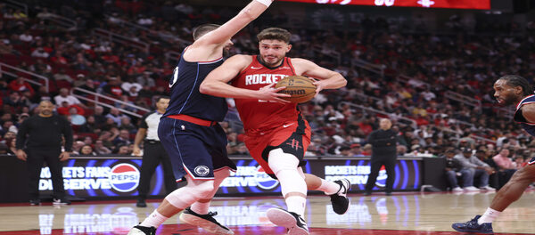 Os 33 pontos de Zubac não foram suficientes para garantir a vitória dos Rockets sobre os Clippers por 115 a 113.