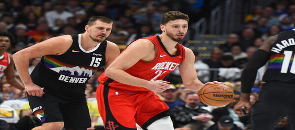 25 điểm của Jokic vẫn không đủ để giúp Rockets giành chiến thắng 115-101 trước Nuggets.