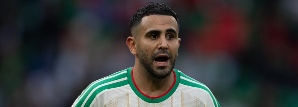 Piala Afrika – Mahrez mencetak gol penalti untuk memberi Aljazair kemenangan 1-0 atas Burkina Faso dan melaju ke babak 16 besar.