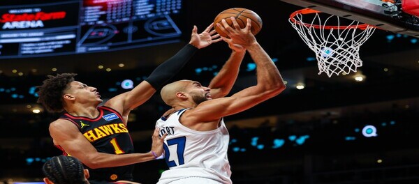 Johnson's 34 points led the Hawks to a 126-102 victory over the Timberwolves.