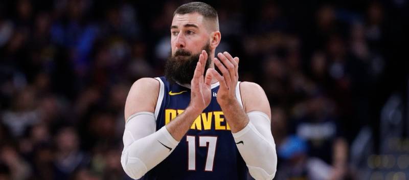 Trung phong Jonas Valanciunas phải nghỉ thi đấu bốn tuần, đội Nuggets đang chìm trong khủng hoảng chấn thương.