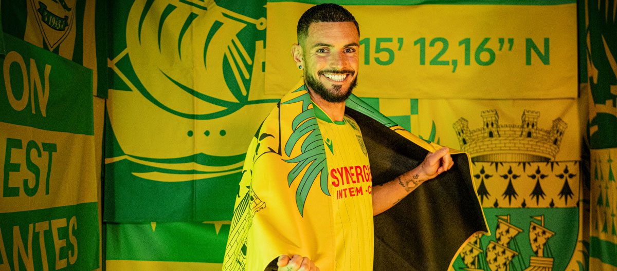 Olympiakos' former France international attacking midfielder Rémy Cabella joins Nantes on-loan..