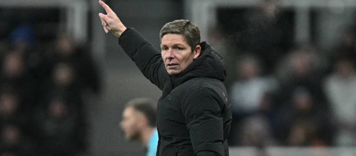 Oliver Glasner: Kết quả trận đấu này rất đáng thất vọng, và tệ hơn nữa, chúng tôi lại để thủng lưới một bàn khi phòng ngự trong các tình huống cố định.