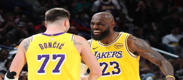 James e Doncic marcaram 30 pontos cada, e os Lakers derrotaram os Pelicans por 111 a 103.