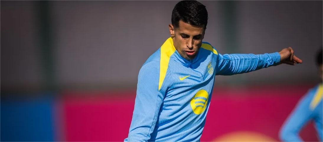 Flick, người trở lại Barcelona theo dạng cho mượn, cho biết Cancelo sẽ giúp tăng cường sức mạnh cho đội bóng.