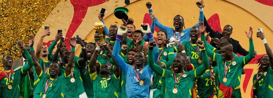 Giải vô địch bóng đá châu Phi – Papu Gueye ghi bàn trong hiệp phụ, Senegal đánh bại Morocco 1-0 để giành chức vô địch.