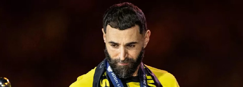 Benzema juntou-se oficialmente ao Al-Hilal, assinando um contrato até junho de 2027.