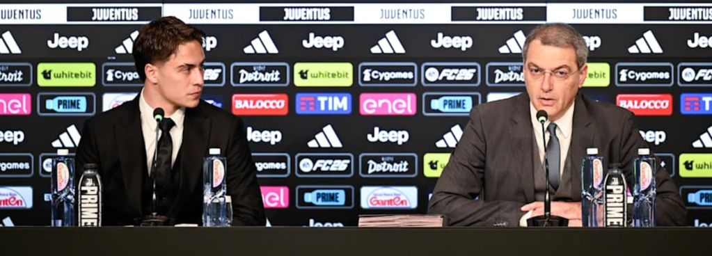 Oficial: Juventus renova contrato do atacante Yıldız, de 20 anos, até 2030.