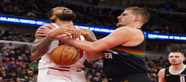 Murray mencetak 28 poin dan Hardaway menambahkan 23 poin, saat Nuggets bangkit untuk mengalahkan Bulls 136-120.