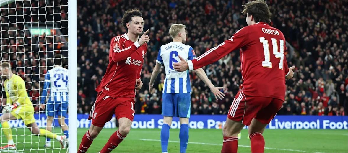 Jones insists Liverpool will continue to aim for the title.