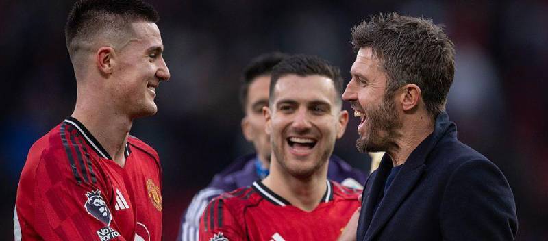 Manchester United mengalahkan Everton 1-0, Carrick memuji performa tim.