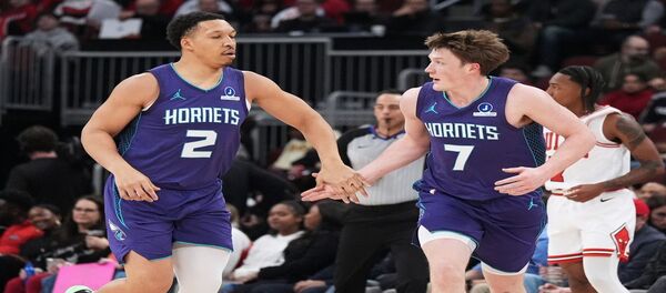 32 điểm của Boozerlis vẫn không đủ để giúp Hornets tránh khỏi thất bại 131-99 trước Bulls.