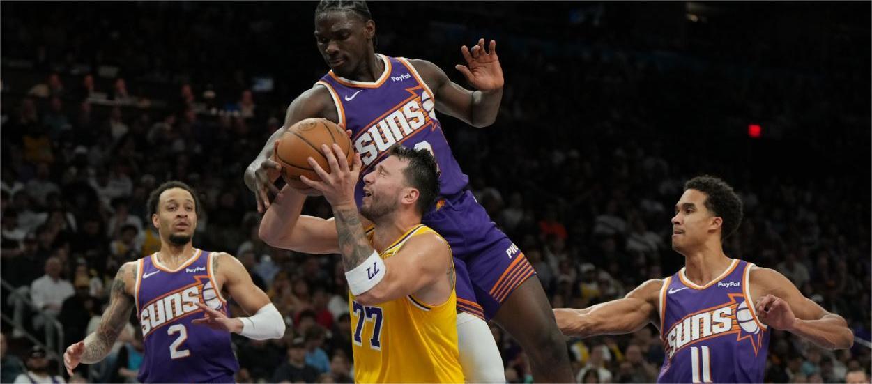 Jordan Ott acredita que ainda há espaço para melhorias em ambos os lados da quadra após a apertada vitória dos Suns sobre os Lakers.