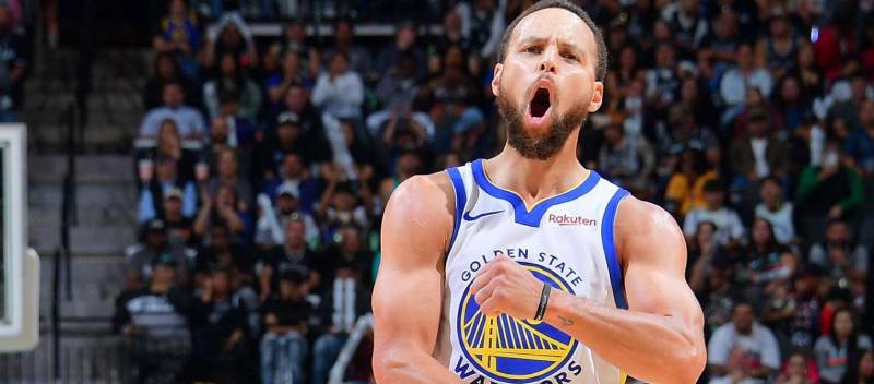 Bintang Warriors, Stephen Curry, akan absen setidaknya selama 10 hari lagi karena cedera lutut.