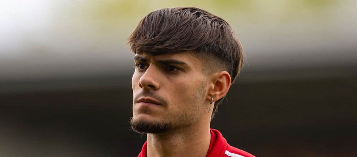 O jovem atacante inglês do Liverpool, Oakley Cannonier, confirmou que deixará o clube ao final da temporada.