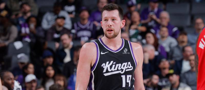 国王替补中锋厄班克斯接受拇指手术　宣告赛季报销