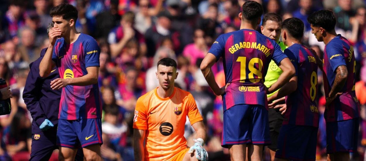 Flick memuji kiper Joan Garcia karena telah menunjukkan kemampuannya dalam membantu Barcelona menjaga gawang tetap bersih melawan Rayo Vallecano.
