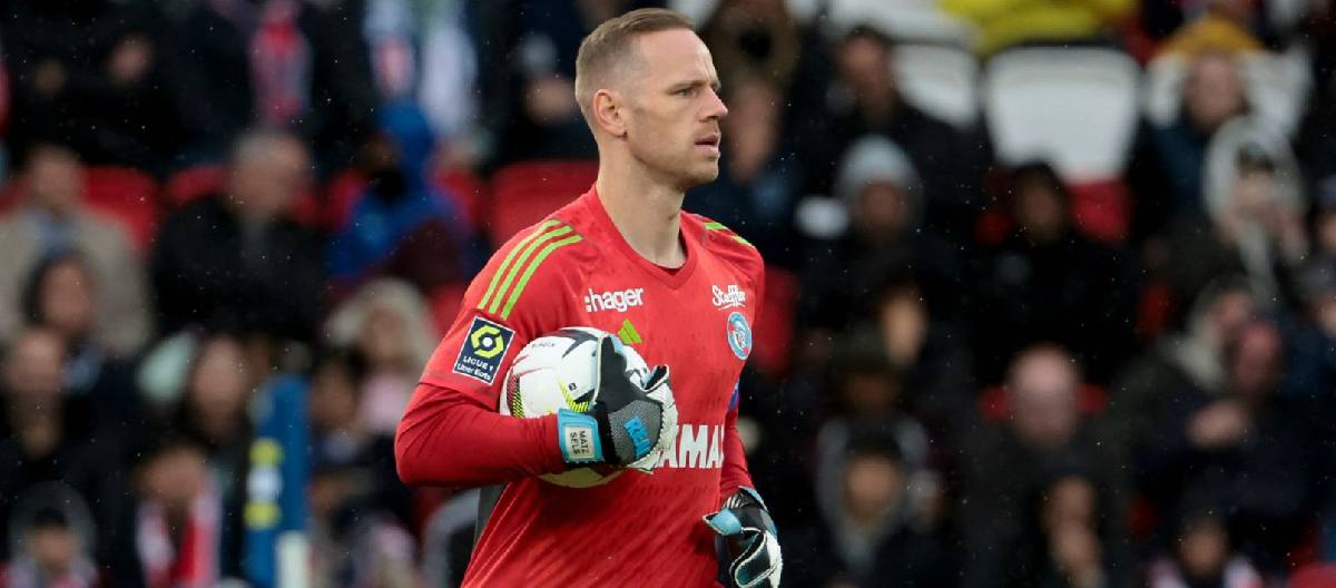 Mats Sels: Saya sangat puas dengan karier saya sejauh ini, dan saya juga berharap dapat bermain selama beberapa tahun lagi.