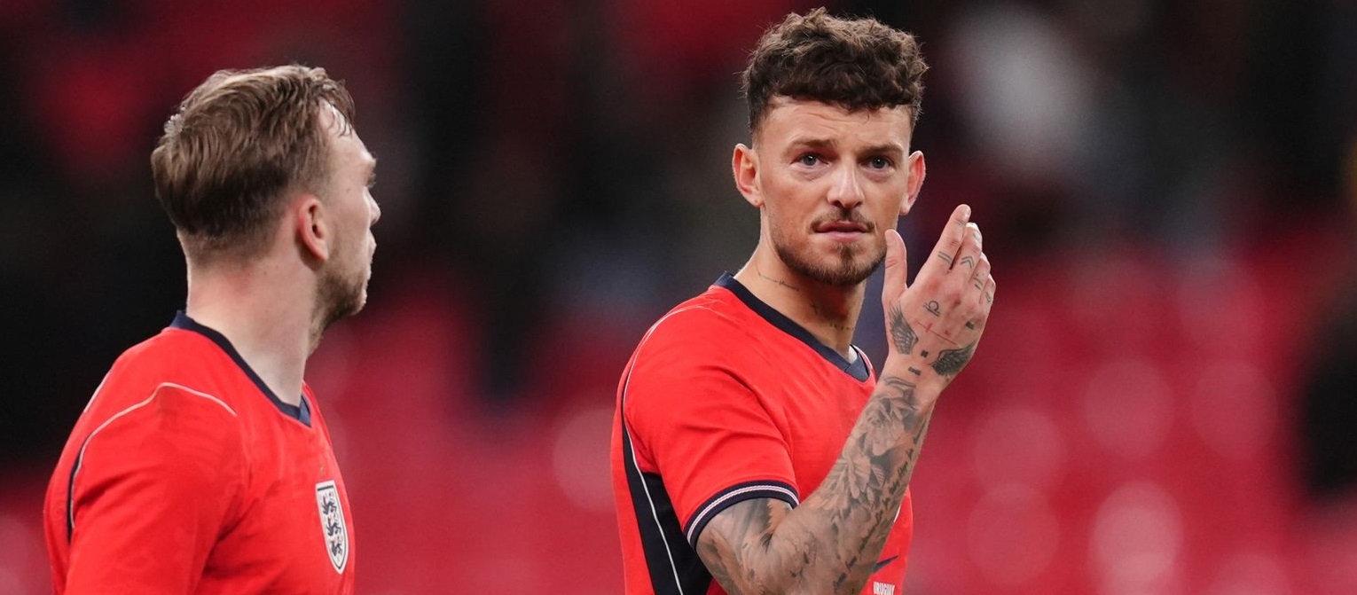 Henderson, yang dicemooh oleh para penggemar, mengatakan bahwa rekan-rekan setimnya akan selalu mendukung Ben White.