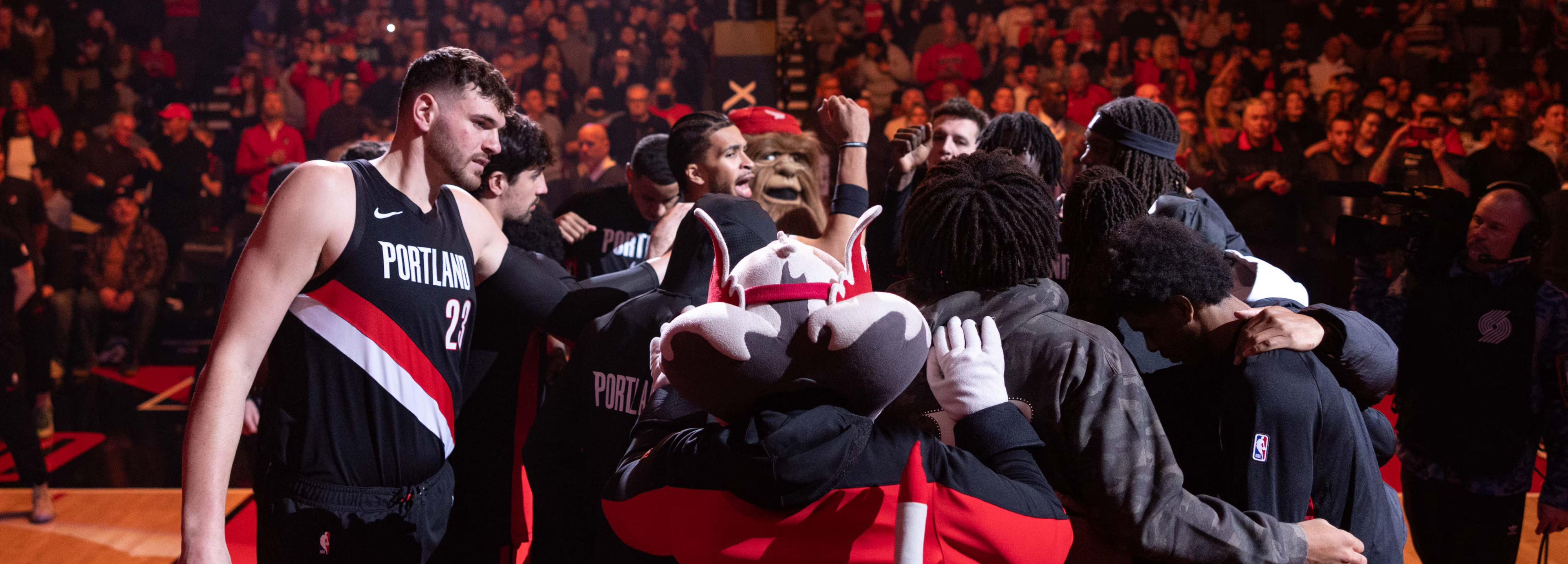 O Grupo Dunton adquiriu oficialmente o Portland Trail Blazers, em um negócio que avalia a empresa em aproximadamente US$ 4,25 bilhões.