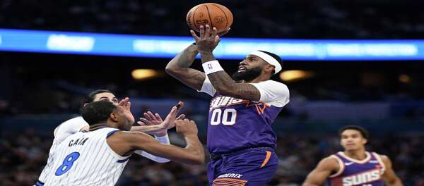 34 แต้มของบุ๊คเกอร์ไม่เพียงพอที่จะช่วยให้เมจิกเอาชนะซันส์ไปได้อย่างเฉียดฉิวด้วยคะแนน 115-111