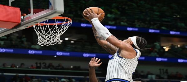 Bay's 32 points weren't enough to salvage a 112-108 comeback victory for the Magic over the Pelicans.