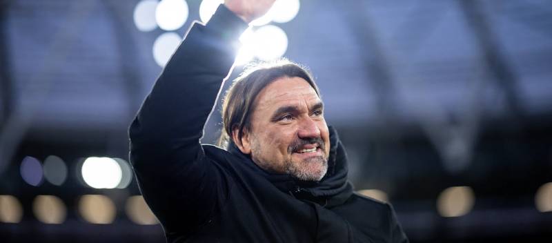 O Leeds United avança para as semifinais da FA Cup; o técnico Falk elogia a resiliência da equipe.