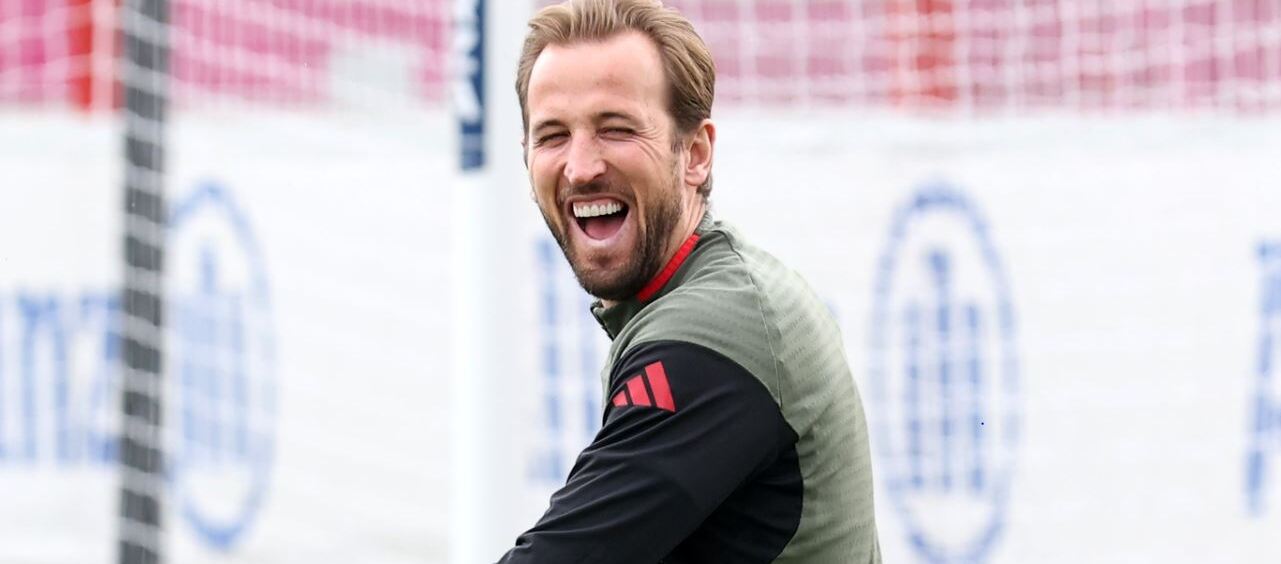 แม้จะเล่นทั้งที่เจ็บในเกมกับเรอัล มาดริด แต่คอมปานีกล่าวว่าเคนอยู่ในสภาพที่ดี