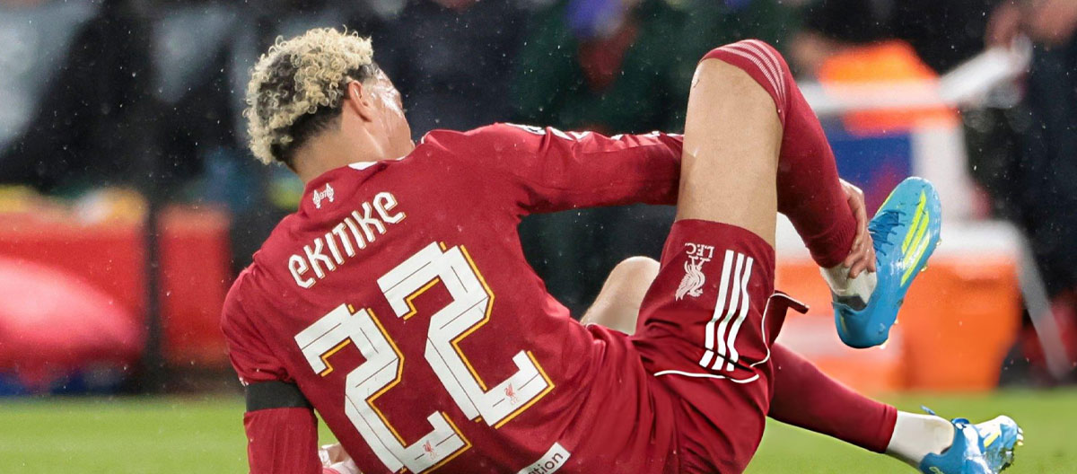 O atacante do Liverpool, Hugo Ekitike, pode ficar de fora do restante da temporada devido a uma ruptura do ligamento cruzado anterior do joelho direito.