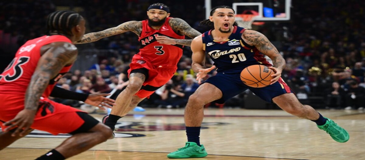 Mitchell ghi được 32 điểm, giúp Cavaliers giành chiến thắng 126-113 trước Raptors.