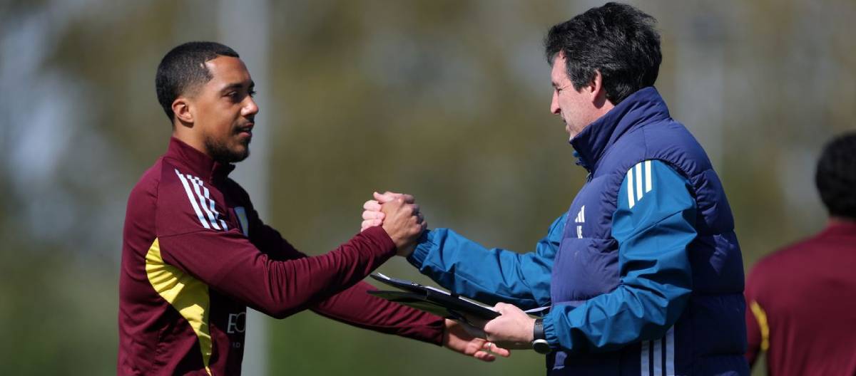 O técnico do Aston Villa, Unai Emery, admitiu que a Premier League continua sendo o foco absoluto.