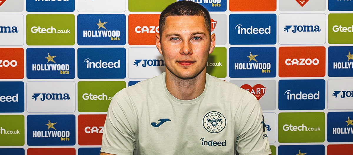 Brentford menyelesaikan perpanjangan kontrak dengan kiper internasional Islandia, Hákon Valdimarsson.