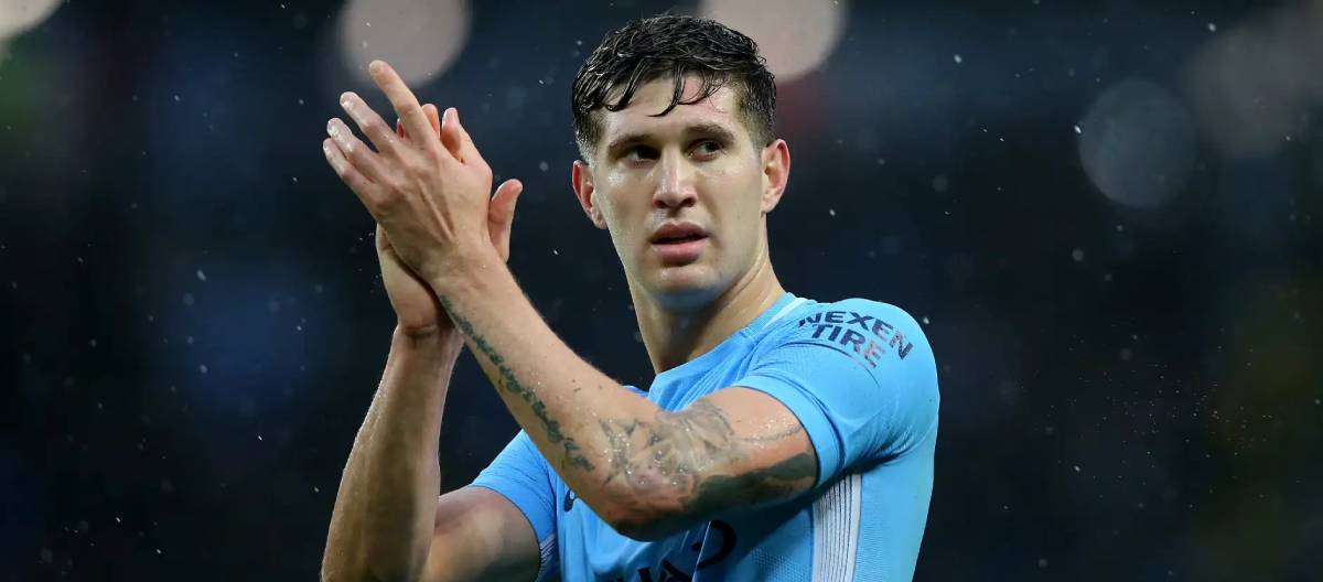 John Stones, zagueiro, se despede neste verão, encerrando uma década no Manchester City.