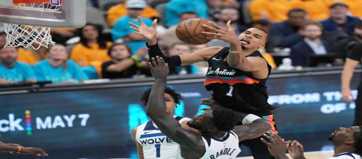 Randle marcou 21 pontos e Edwards adicionou 18, ajudando os Timberwolves a derrotarem os Spurs por uma margem apertada de 104 a 102.