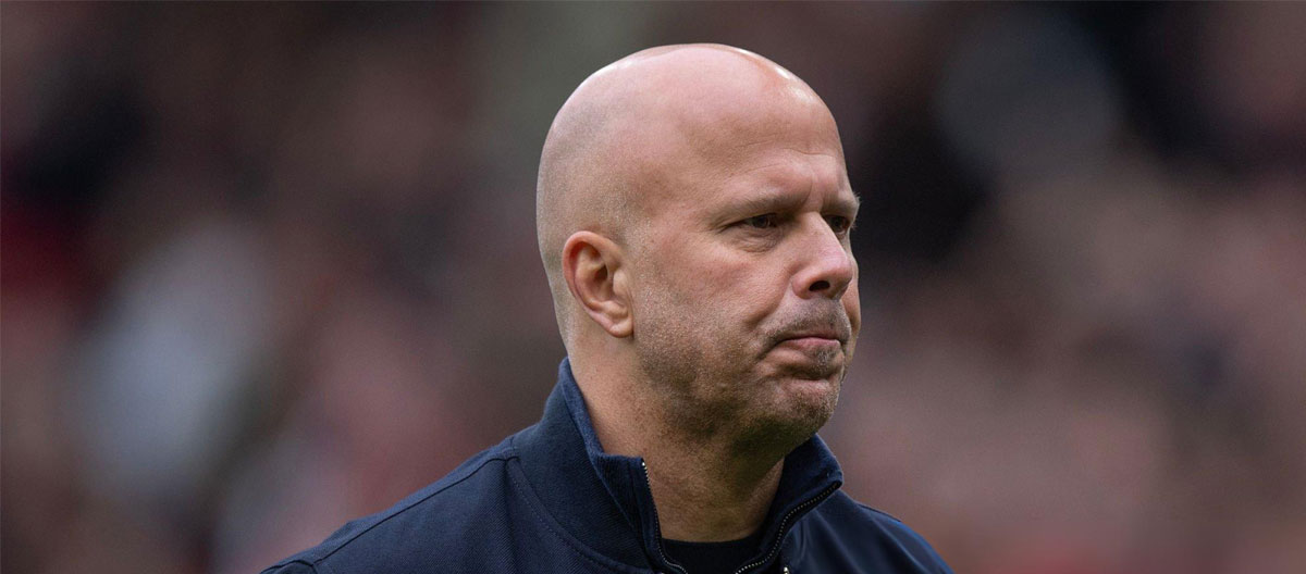 Correspondente renomado da equipe nega rumores de que o Ajax estaria interessado em contratar Arne Sloth, técnico do Liverpool.