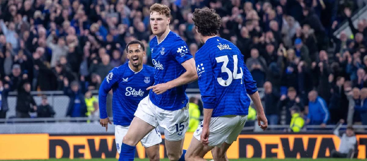 Jack O'Brien: Tim bermain buruk di babak pertama, kurang menguasai bola dan menciptakan sedikit peluang mencetak gol.