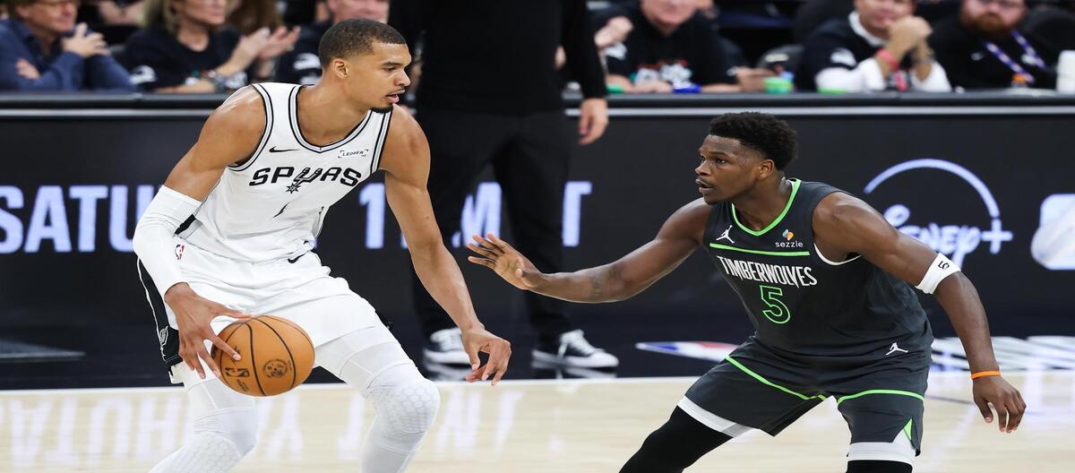 Dengan 21 poin dari Castle dan 19 poin dari Wimbledon, Spurs mengalahkan Timberwolves dengan skor 133-95.