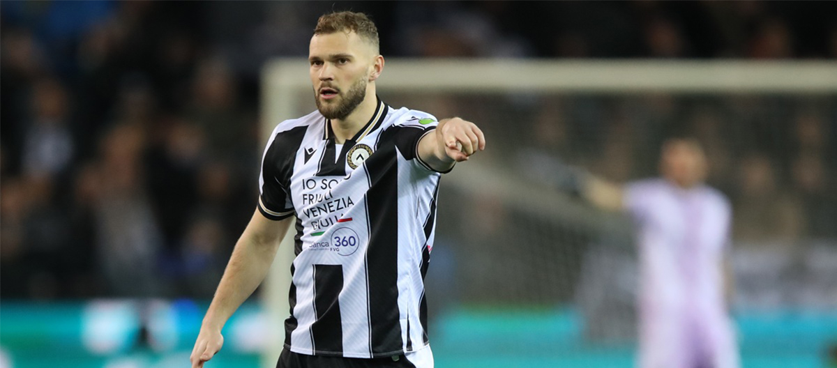 Oficial: Udinese renova contrato com o capitão Kallstrom, de 30 anos, até junho de 2028.