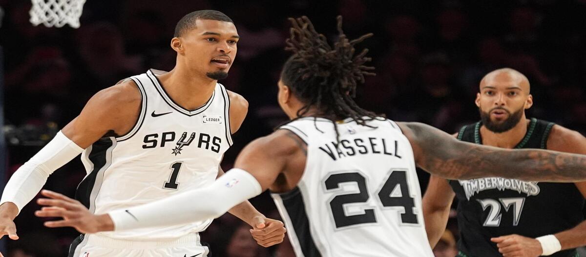 Wimbledon e Yama marcaram 39 pontos, dando aos Spurs uma vitória por 115 a 108 sobre os Timberwolves.