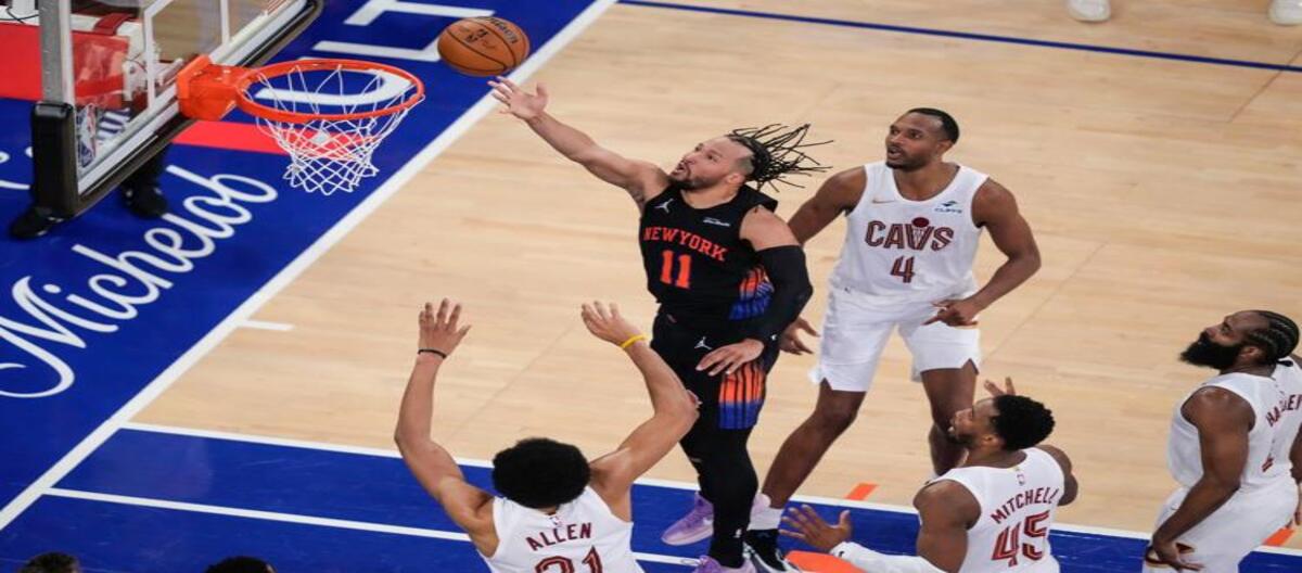 Hart ghi được 26 điểm và Richis ghi thêm 19 điểm, giúp Knicks dễ dàng đánh bại Cavaliers với tỷ số 109-93.