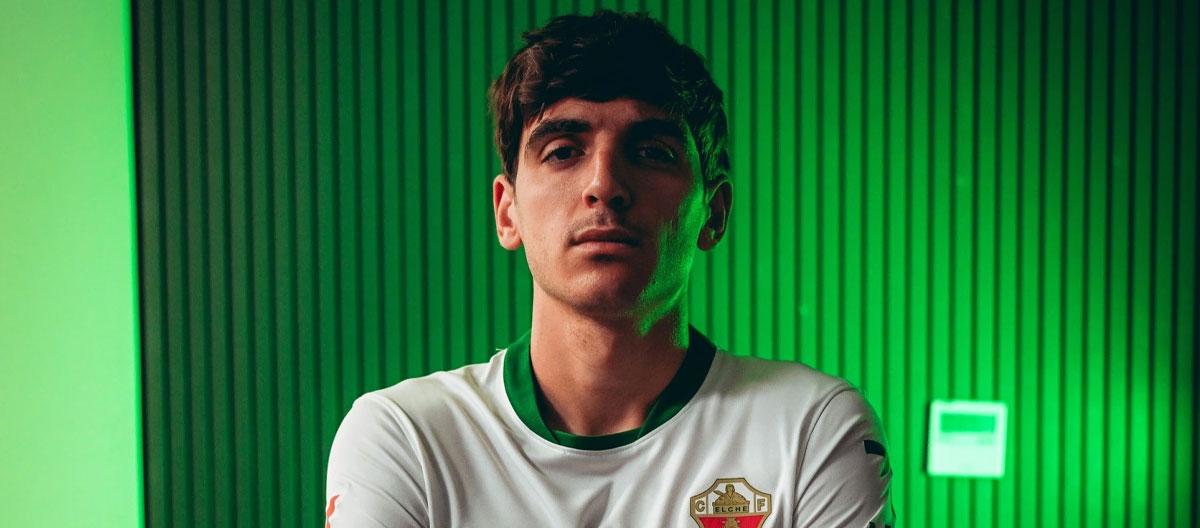 O Elche adquiriu em definitivo os direitos de propriedade do meio-campista espanhol Gonzalo Villar, que estava emprestado pelo Dinamo Zagreb.