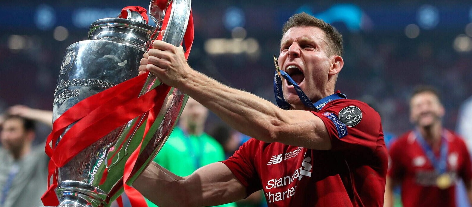 Milner tuyên bố giải nghệ sau 24 năm sự nghiệp tại Premier League.