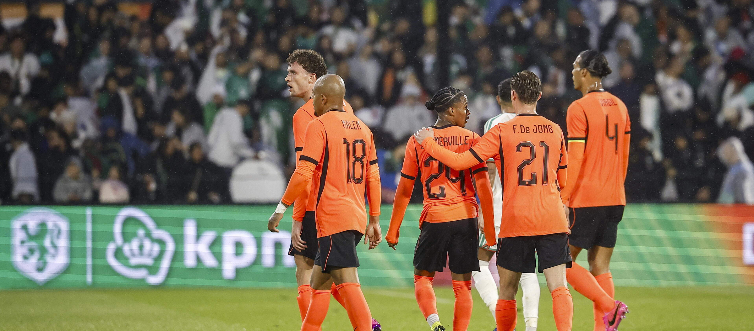Jogo amistoso – Musa marca e a Holanda sofre uma derrota surpreendente por 1 a 0 para a Argélia.