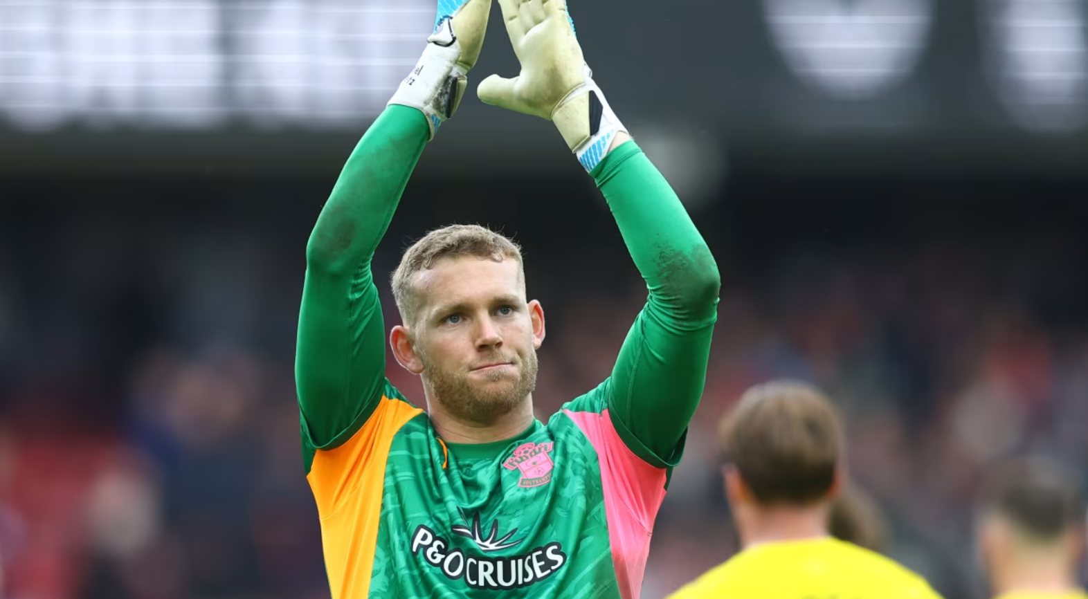 Câu lạc bộ Southampton Town đã chính thức ký hợp đồng bốn năm với Daniel Peretz.