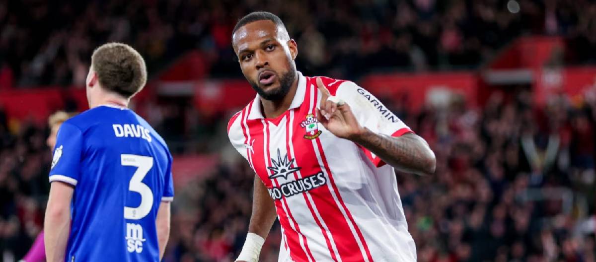 Kyle Larin resmi bergabung dengan Southampton dengan kontrak yang berlaku hingga tahun 2029.